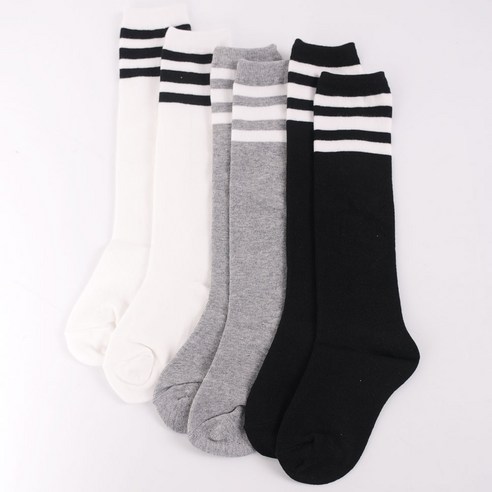 합리적인 가격에 스타일과 편안함까지, 지앤 아동용 삼선 베이직 무릎 스타킹으로 우리 아이 패션을 완성하세요!