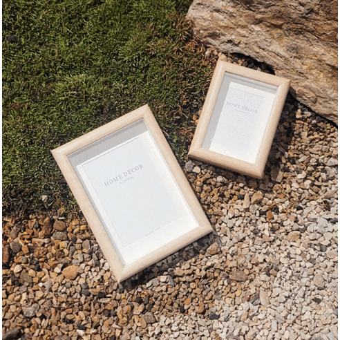 클레어라 우드 액자로 당신의 공간에 따뜻한 추억을 담아보세요.