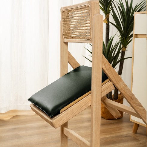 안락함과 스타일을 더하는 하늬통상 논슬립 메모리폼 가죽 사각 방석