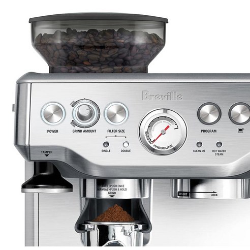 브레빌 바리스타 익스프레스로 매일 카페 퀄리티의 커피를 집에서 즐기세요.