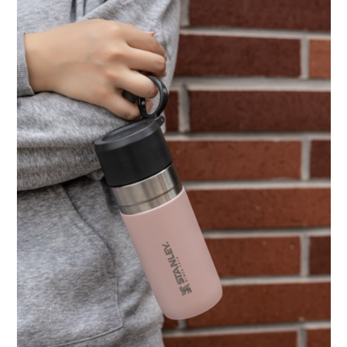 수분 유지의 혁신: 스탠리 슬림 고 보틀