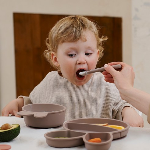 사랑스러운 토끼와 함께하는 즐거운 식사, 아띠래빗 흡착식판 세트