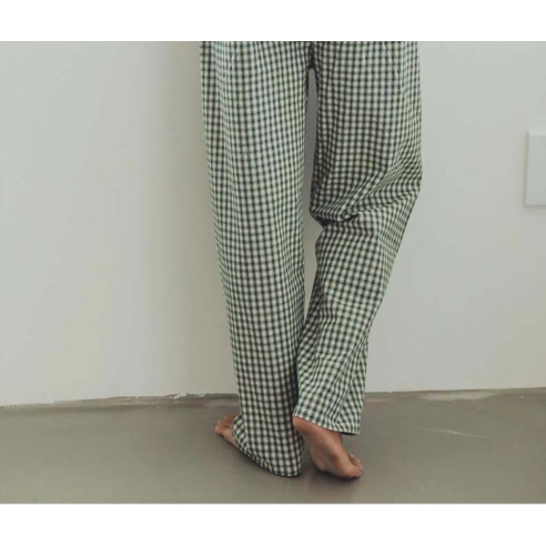 모네 체크 무늬의 편안하고 세련된 면 커플용 하의류 바지를 찾고 계신가요?