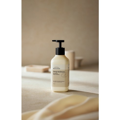 포근한 향기로 감싸는 비건 딥 모이스처 바디 에멀전으로 겨울철 건조함 극복!