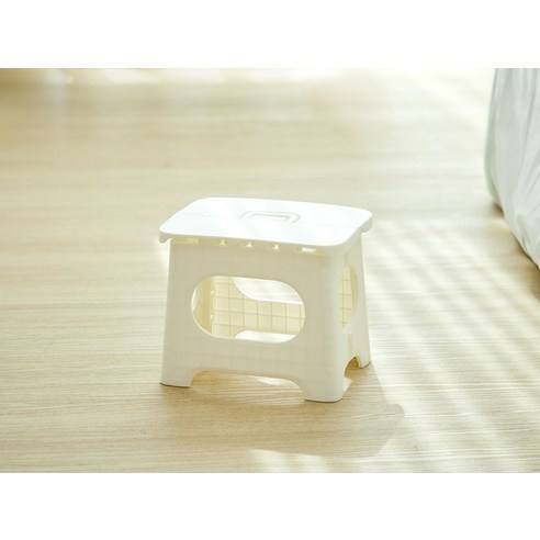 좁은 공간, 넓게 쓰는 마법! 코멧 접이식 의자