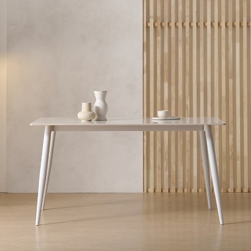 공간의 미학을 담은 세라믹 식탁으로 주방을 특별하게