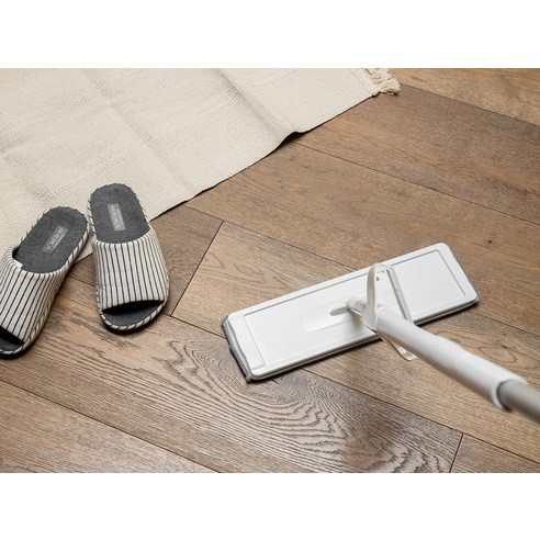 강력한 청소력과 편리한 사용성을 갖춘 코멧 스프레이 밀대걸레