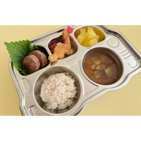 안전하고 매력적인 유아용 식기