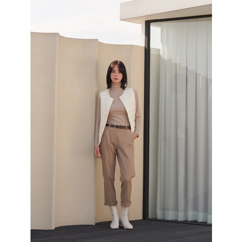 ELLE PARIS 여성용 경량 넥 변형 패딩 조끼, 할인가격, 로켓배송, 나일론 100%, 겨울 계절에 적합