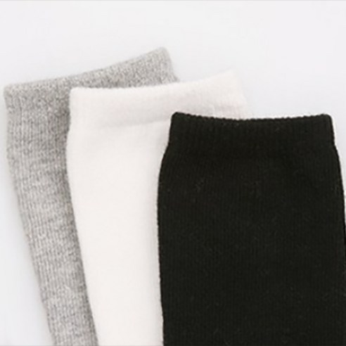 포근함과 사랑스러움을 담은, 우리 아이 발끝의 완성