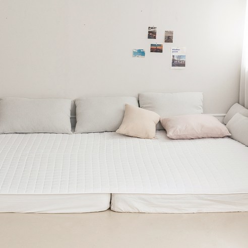 사계절용 더자리 스너그 패밀리 누빔 침대패드는 편안한 수면과 침대 유지를 도와주는 제품입니다.