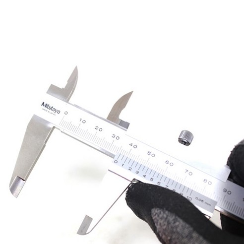 미쓰도요 버니어 캘리퍼스 530-101은 다양한 측정에 활용할 수 있는 도구입니다. 평가 수 338개를 기반으로, 평균 평점 5/5를 받아 매우 만족스러운 제품으로 평가받았습니다.