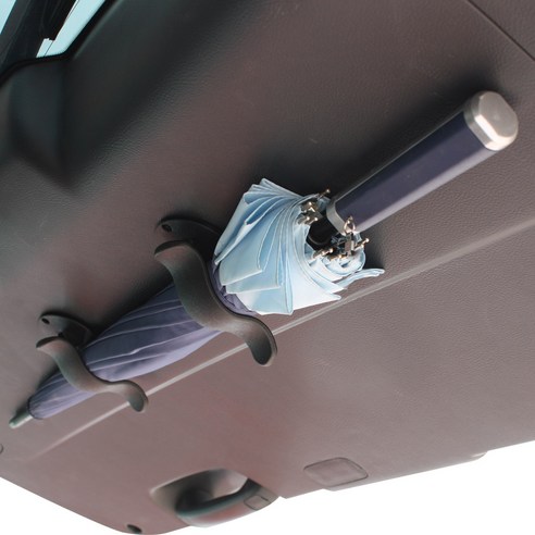 젖은 우산 걱정 끝! 엑스핏 우산걸이로 깔끔하게 트렁크 정리하세요.