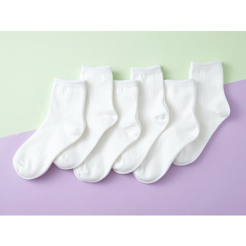 포근함과 스타일을 더하는 베이스알파에센셜 아동 골지 양말로 우리 아이 발에 행복을 선물하세요.