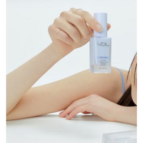 세레니티 컬러로 맑고 깨끗한 피부 바탕을 완성하세요.