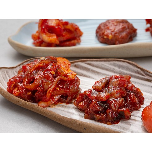 진한 감칠맛으로 입맛을 돋우는 해외여행용 반찬 세트