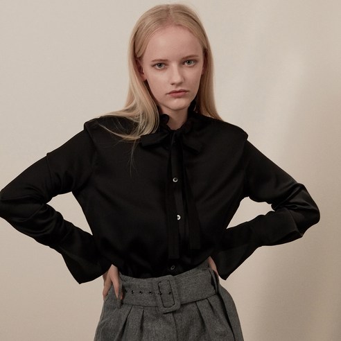 [셀럽 착용] 무디디 String neck blouse