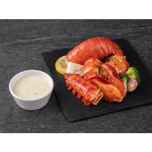 바다의 감칠맛을 진득하게 품은 자숙 랍스터로 즐기는 특별한 식사
