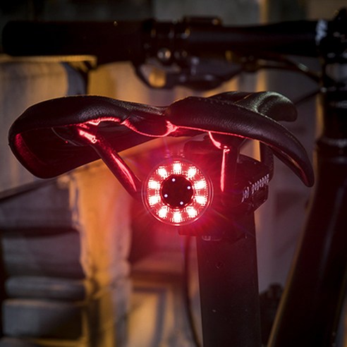 락브로스 초경량 LED 자전거 후미등 Q1: 라이더의 안전을 위한 고성능 조명