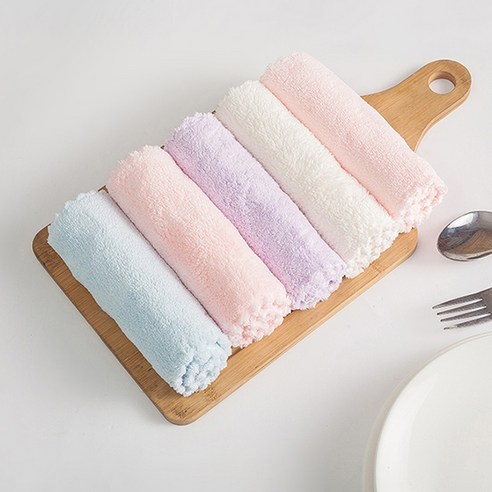 크리스마스 분위기 연출을 위한 고급스럽고 다용도 벨벳 매트