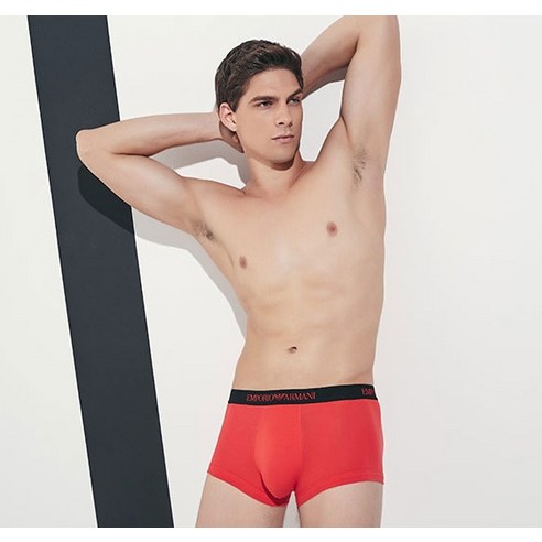 매일 아침, 당신의 하루를 기분 좋게 시작하는 엠포리오 아르마니 남성 드로즈