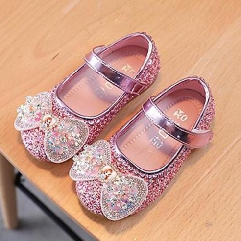 편안한 착용감과 귀여운 디자인의 여아용 플랫 구두