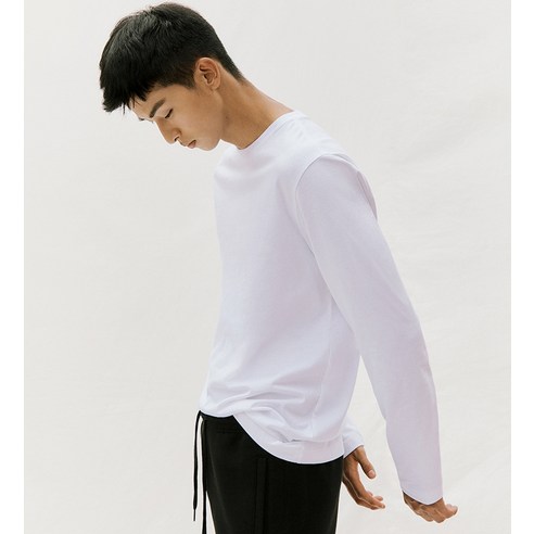 고밀도 순면 소재로 편안한 착용감을 선사하는 베이직하우스 남성 티셔츠