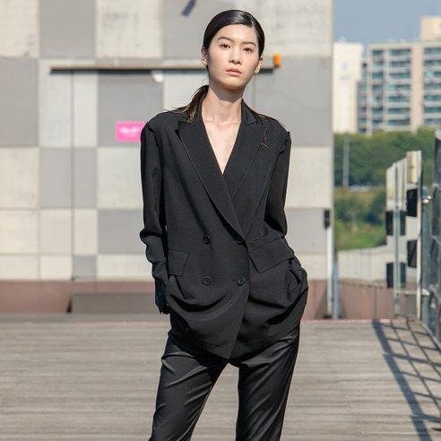 女人  時尚  服裝  外衣  適合  夾克  成年女性  成年女性  婦女  女人