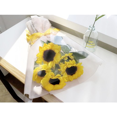 햇살과 환희를 선사하는 코코도르팜 생화 해바라기 꽃다발