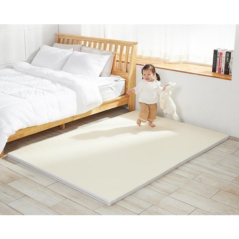 안전과 편안함을 더하는 바니하우스 이지클린 2단 폴더매트