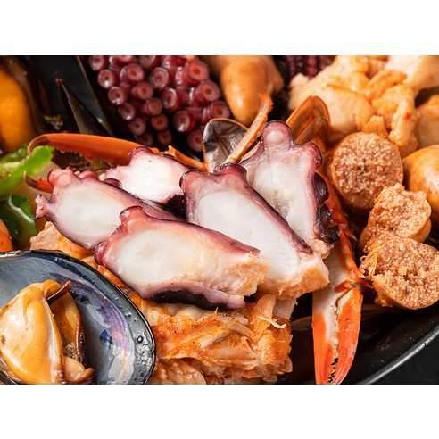 풍부한 해산물로 가득 찬 바다자리 문어해물탕 씨키트로 간편하게 맛있는 문어해물탕을 만드세요.