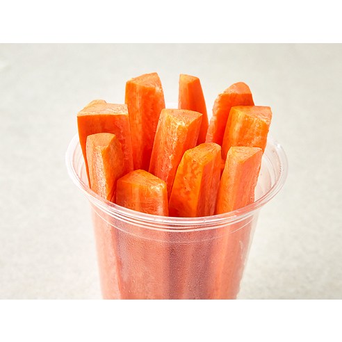 한입가득 맛과 영양이 가득한 당근 스틱