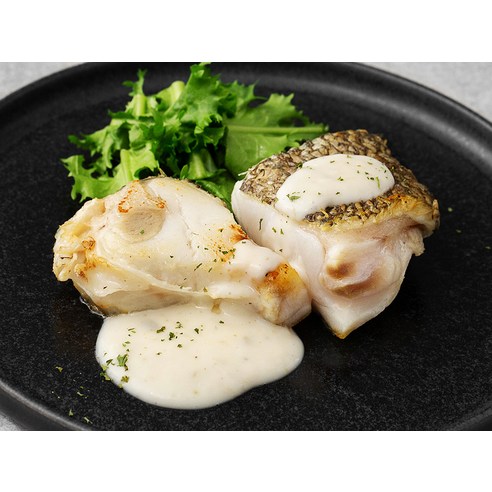 다양한 요리에 활용하기 좋은 새콤하고 부드러운 홀스래디쉬 소스