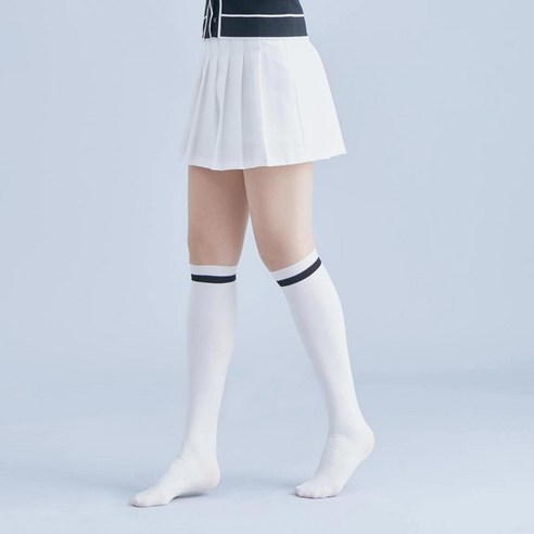 필드의 여왕을 위한 스타일과 기능성의 완벽한 조화, 도나티 프리미엄 투톤 골프스타킹