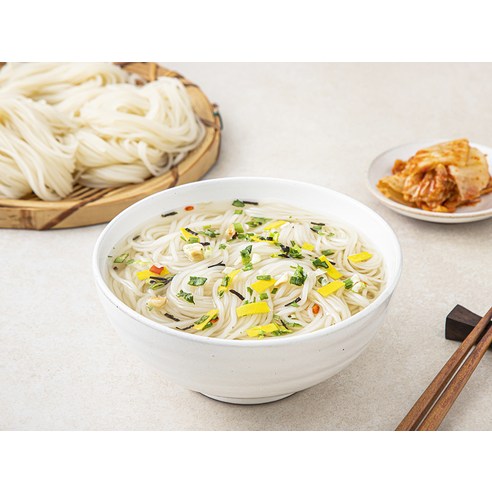 간편하게 즐기는 건강한 맛, 청정원 콩담백면 멸치국수