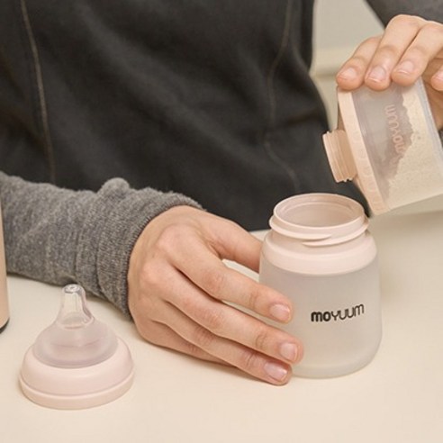 엄마의 마음을 담아, 아기에게 안전하고 편안한 모윰 프리미엄 실리콘 젖병
