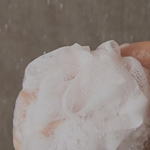 향기로운 코튼향과 부드러운 각질 케어로 매일매일 특별한 샤워를 경험하세요.