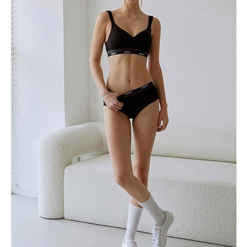 女  時尚  內衣  胸罩  組  成年女性  成年女性  婦女  女人  綁帶