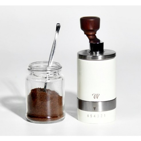 세련된 디자인과 기능성을 갖춘 원두 커피 그라인더 핸드밀
