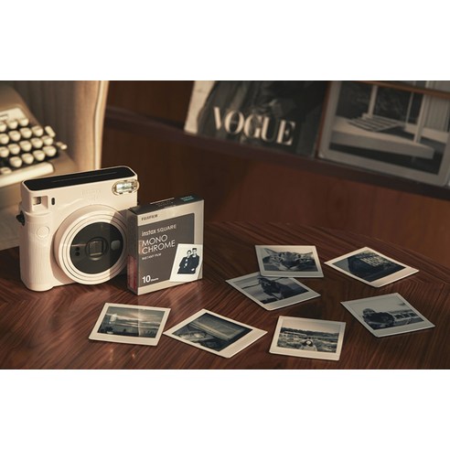 인스탁스 스퀘어 필름 모노크롬 10p: 흑백 사진의 고전적 매력을 담은 미러리스 카메라용 필름