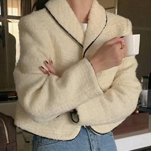 비비에모 여성용 캐주얼 카라넥 블랙 라인 긴팔 숏 자켓 05329