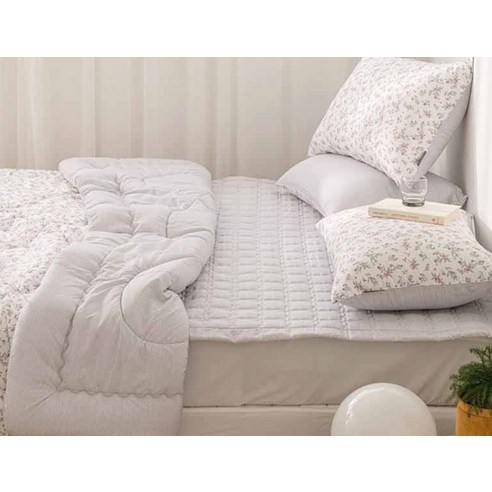 사계절용으로 사용할 수 있는 벨라 케어 차렵이불