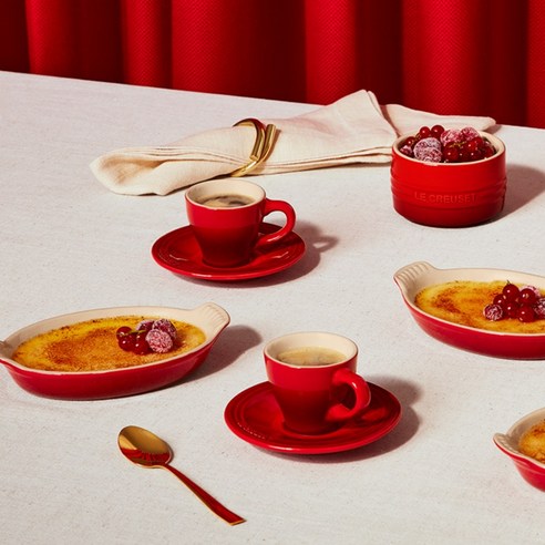 세련된 에스프레소 컵으로 특별한 커피 경험