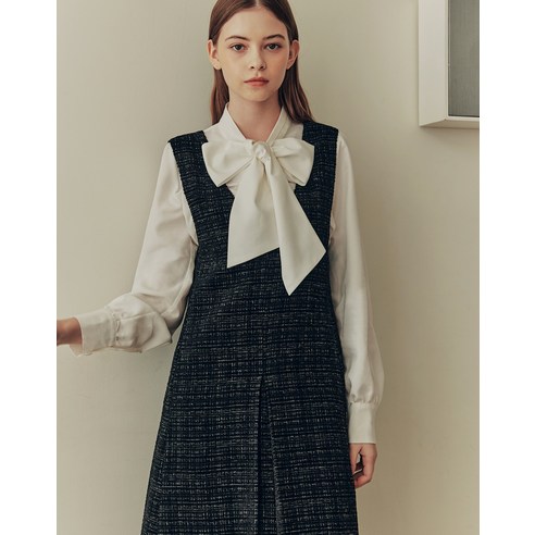 세련된 여성을 위한 필수 아이템: 제로스트릿 브이넥 핀턱 트위드 원피스