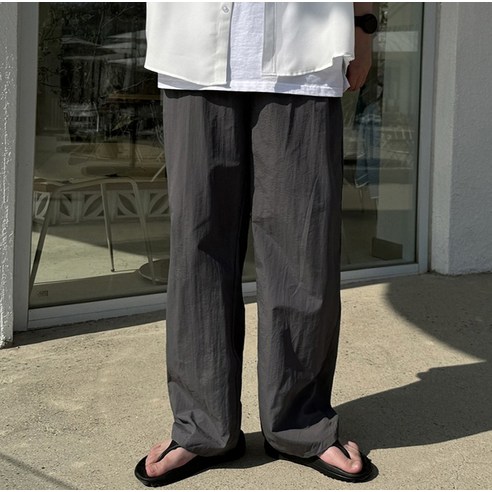 축축한 날씨에도 끄떡없는 쾌적함, 머시따 나일론 와이드 팬츠