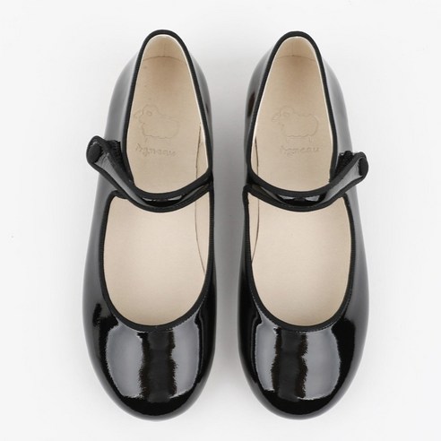 아이 발 건강과 스타일을 책임지는 앙뉴 로벨리아 구두