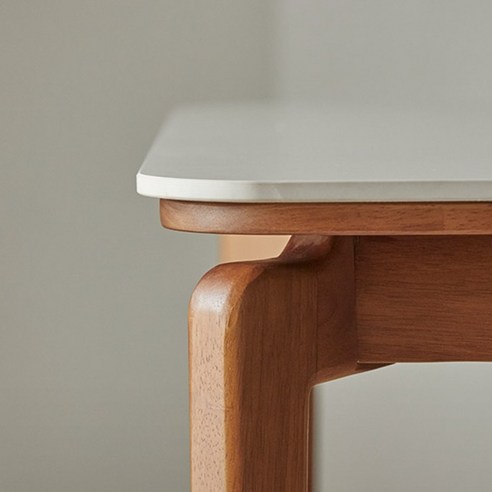 시간을 담은 공간, 품격을 더하는 리샤르 세라믹 원목식탁