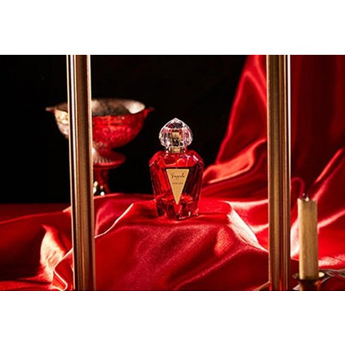 우아한 매력을 담은 졸리줄리 트라폴라 퍼퓸