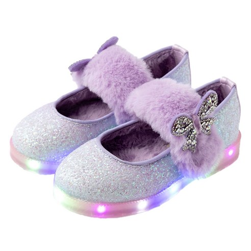 겨울왕국을 닮은 따뜻하고 화려한 겨울 신발