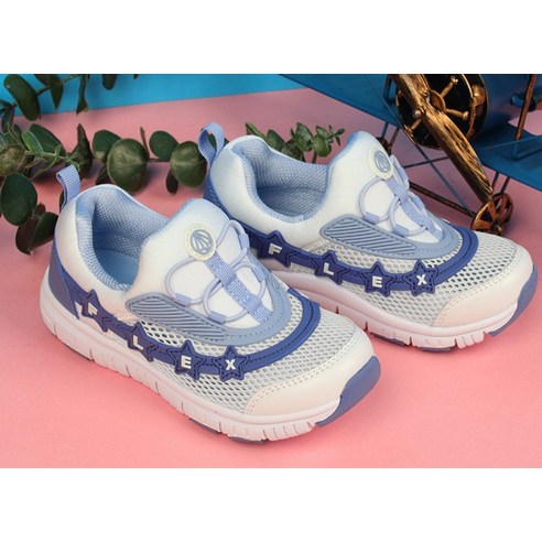 우리 아이 첫걸음, 페이퍼플레인키즈 운동화와 함께!